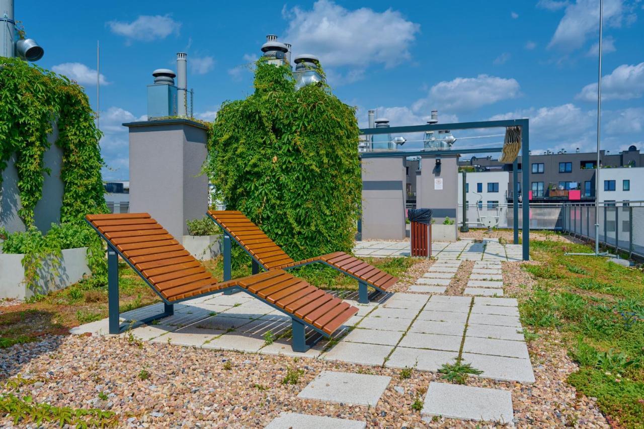 Spacious Apartment With Balcony Near The Slavic Hill Wroclaw By Renters Prestige Exteriör bild