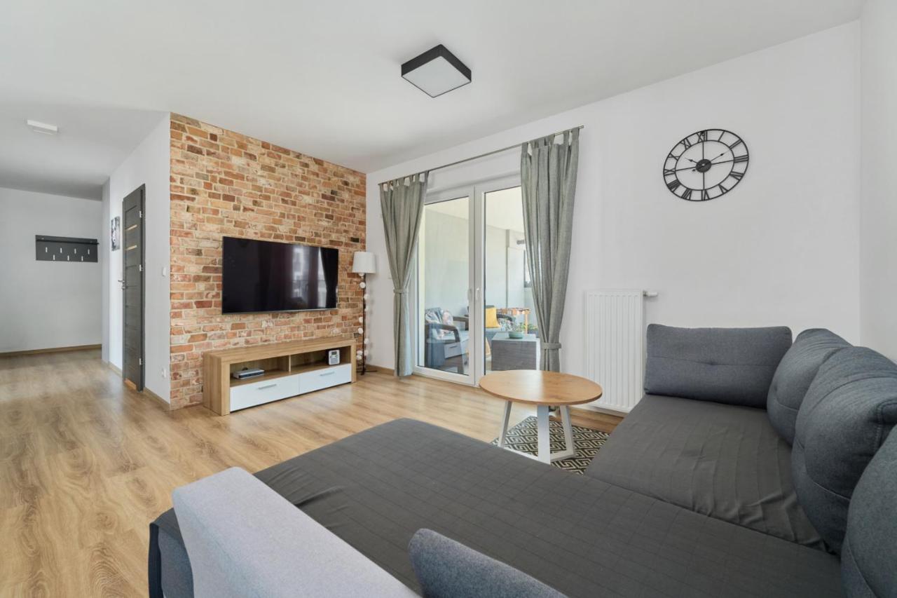 Spacious Apartment With Balcony Near The Slavic Hill Wroclaw By Renters Prestige Exteriör bild